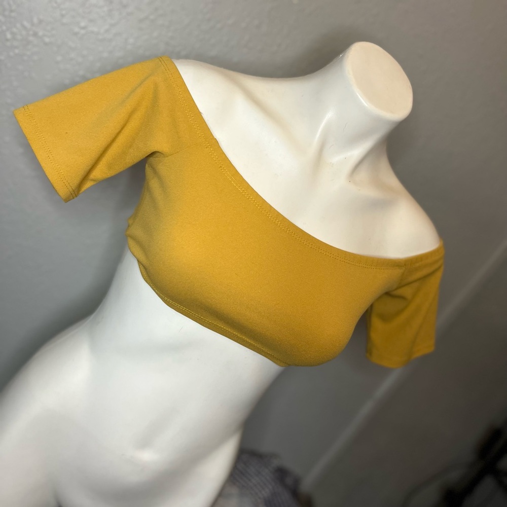 Cropped top